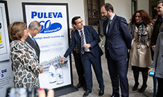 El alcalde de Granada inaugura la exposición fotográfica del 60 aniversario de Puleva