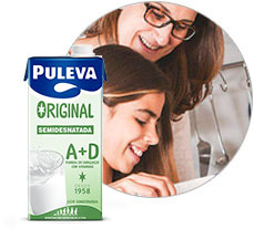 La leche Puleva A+D semidesnatada te aporta parte de tus necesidades diarias en un vaso