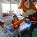 TIDO visita a niños hospitalizados para llevarles un momento de alegría y diversión