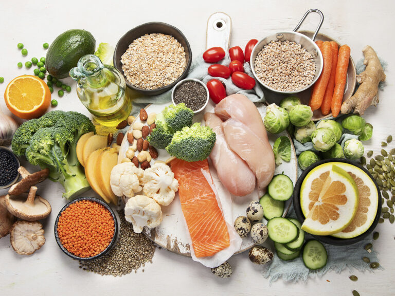 Alimentos nutritivos proteína verduras frutas sistema inmunológico